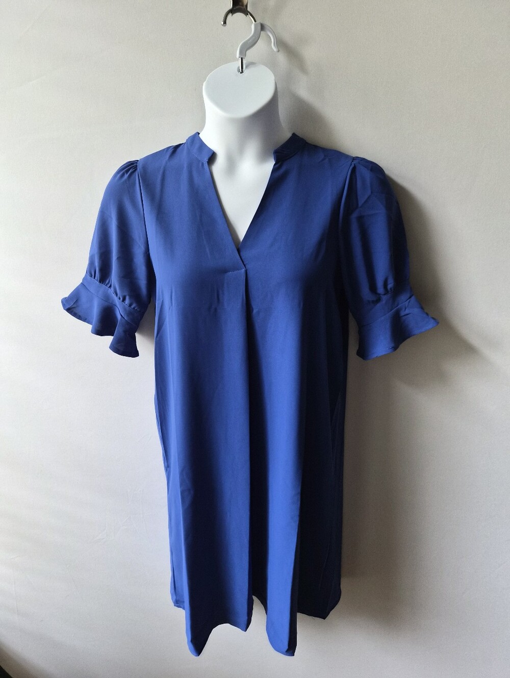 NWT WKIOR Ruffle Sleeve Notched V-Neck Shift Dress